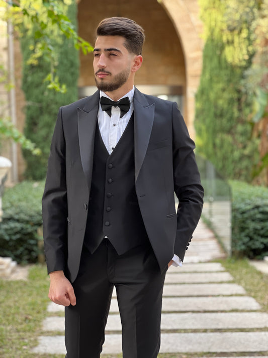 2H black Peaked Lapel Wedding Suit 2 Pieces