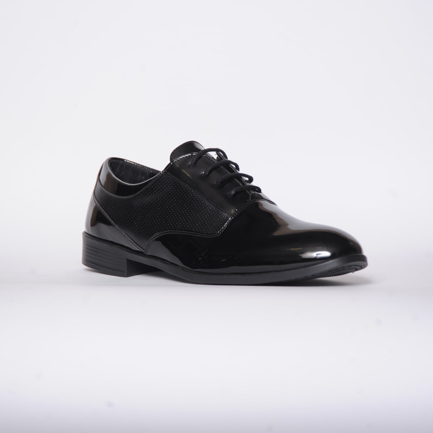 2H #5323 Black Classic Shoes
